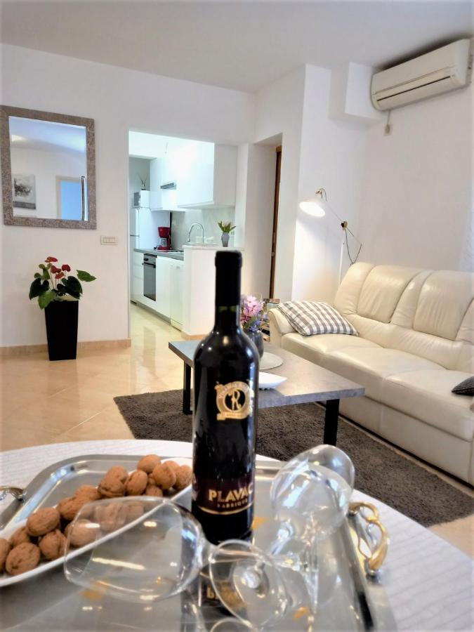 Melody Apartment โปเรช ภายนอก รูปภาพ