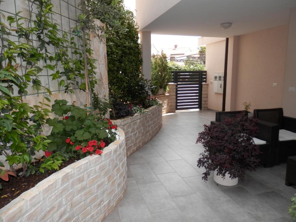 Melody Apartment โปเรช ภายนอก รูปภาพ